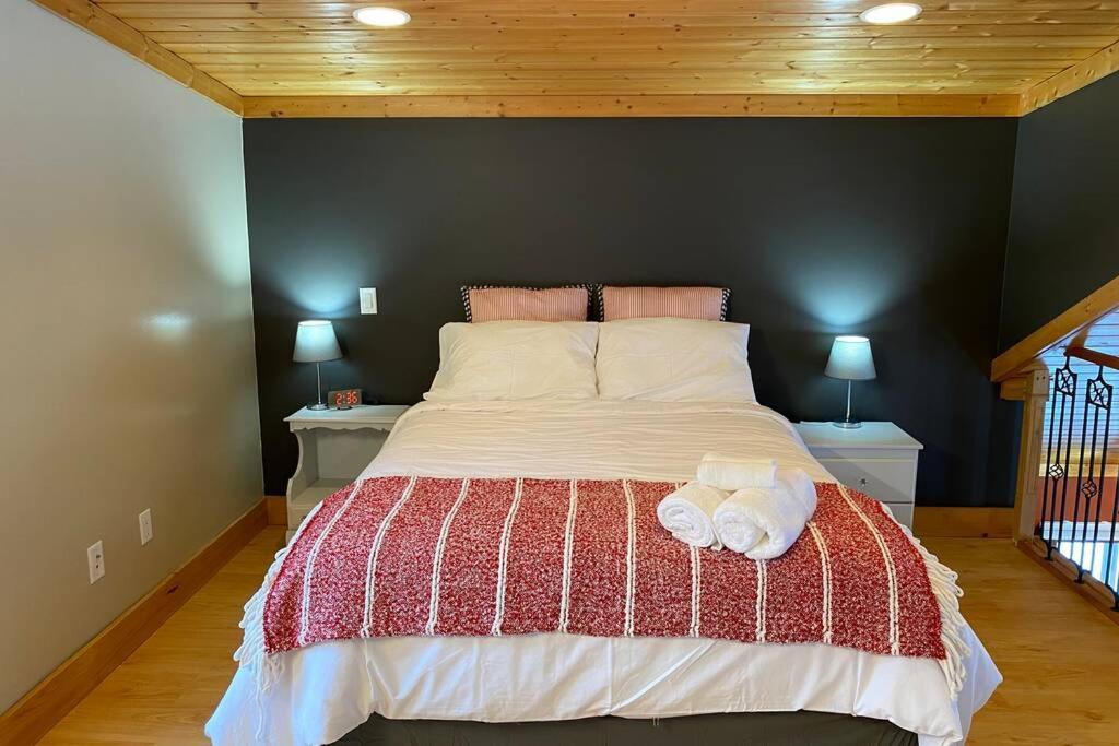 Gudjonson Getaway - 2 Bed 2 Bath Cabin 골든 외부 사진