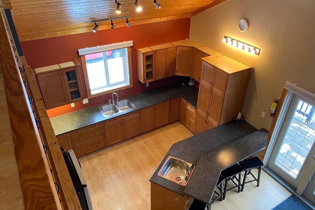 Gudjonson Getaway - 2 Bed 2 Bath Cabin 골든 외부 사진